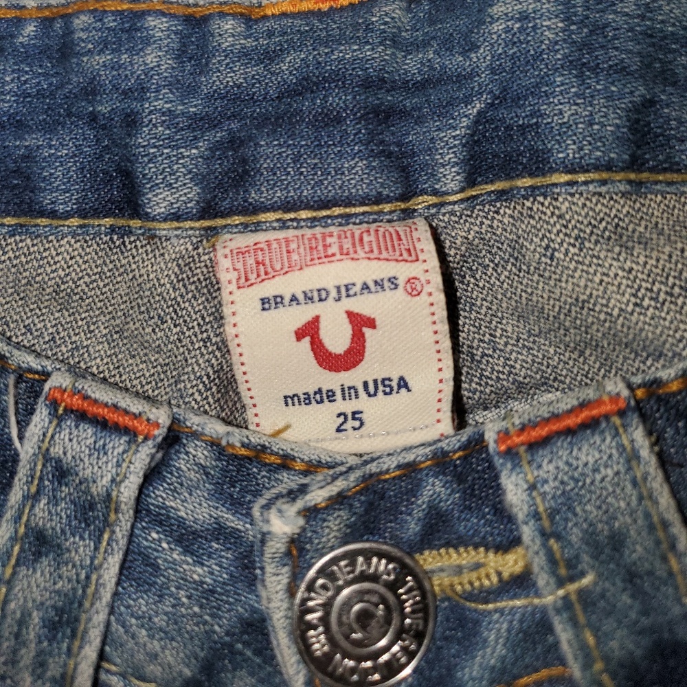 True Religion - Picture 5 of 8